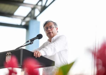 Gustavo Petro anunció que los estudiantes de bachillerato podrán aprender “2 años de universidad” antes de graduarse