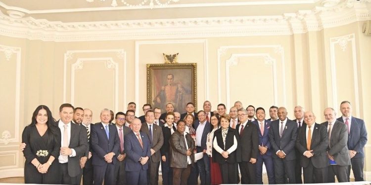 34 Rectores de instituciones de educación superior públicas del país, se reunieron con el Presidente de la República, Gustavo Petro y el Ministro de Educación, Alejandro Gaviria