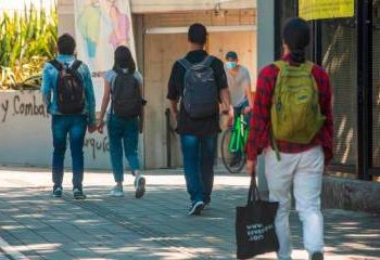 Universidades se unen a guerra de precios con diferentes becas y líneas de créditos